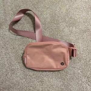 Lululemon Everywhere Belt Bag 1L Pastel Pink